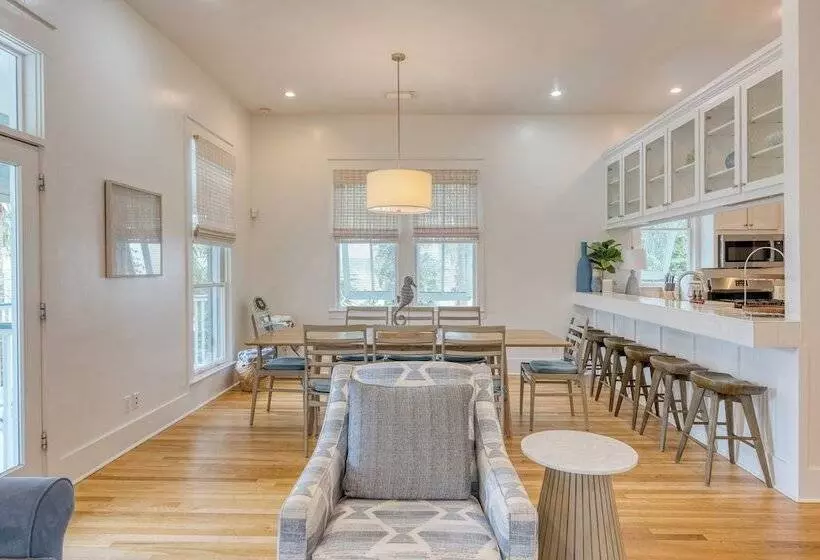 Destin Dream By Avantstay 2 Story Home, Walk To Beach, Hot Tub
