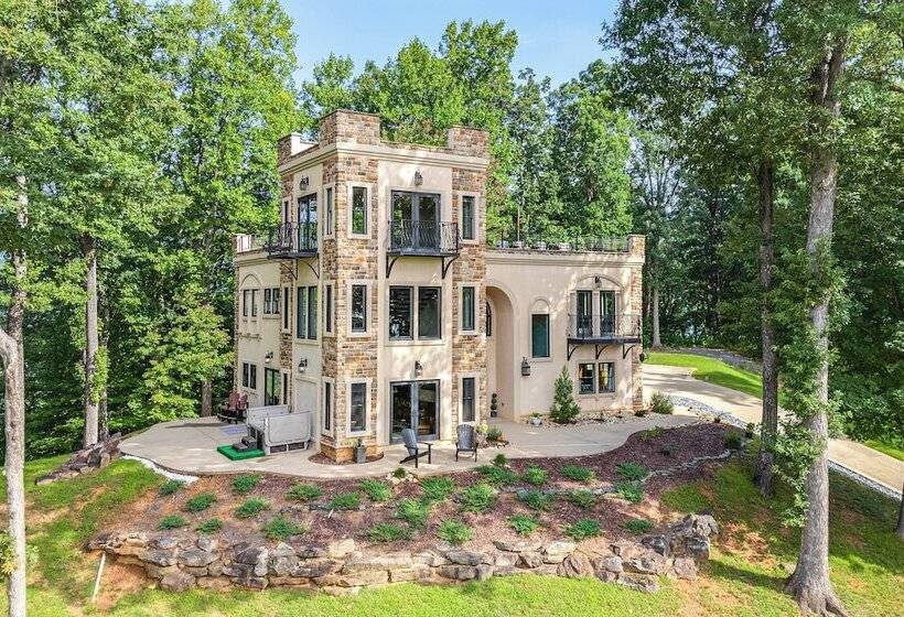 Hilltop Blue Ridge Mtn Home: Hot Tub, Views