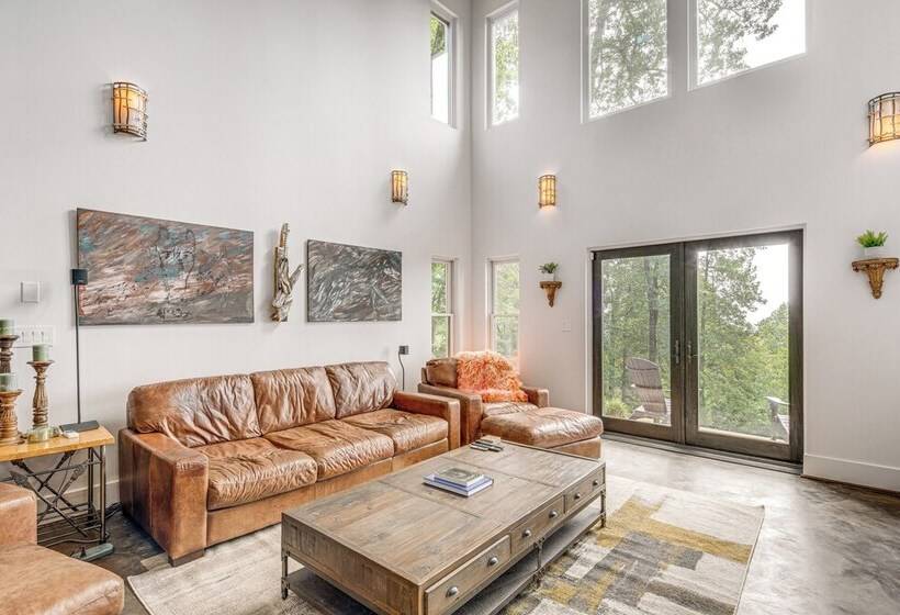 Hilltop Blue Ridge Mtn Home: Hot Tub, Views