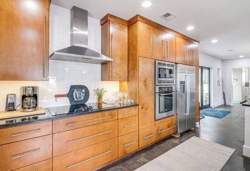 Hilltop Blue Ridge Mtn Home: Hot Tub, Views