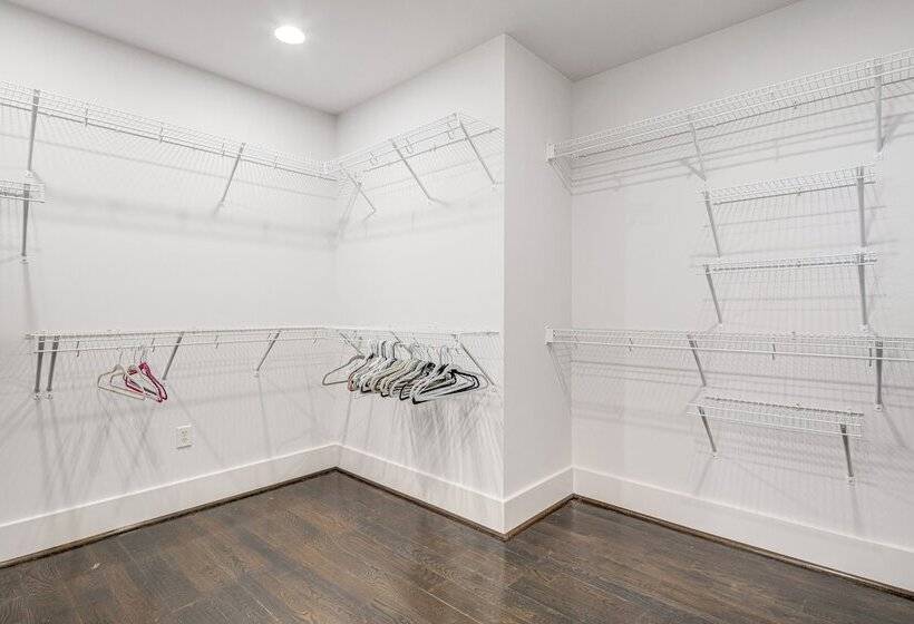 Hilltop Blue Ridge Mtn Home: Hot Tub, Views