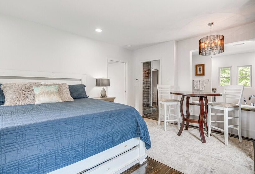 Hilltop Blue Ridge Mtn Home: Hot Tub, Views