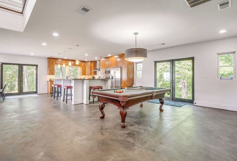 Hilltop Blue Ridge Mtn Home: Hot Tub, Views