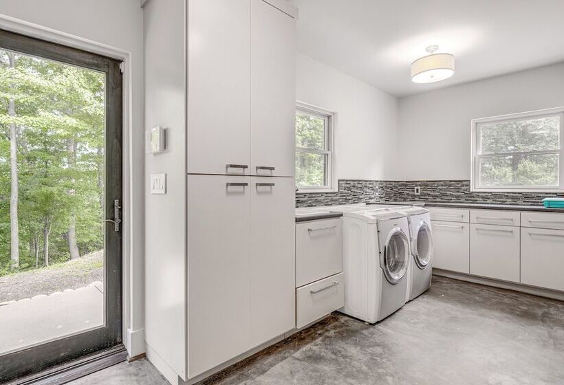 Hilltop Blue Ridge Mtn Home: Hot Tub, Views