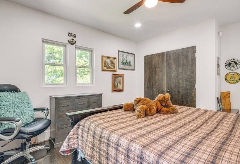 Hilltop Blue Ridge Mtn Home: Hot Tub, Views