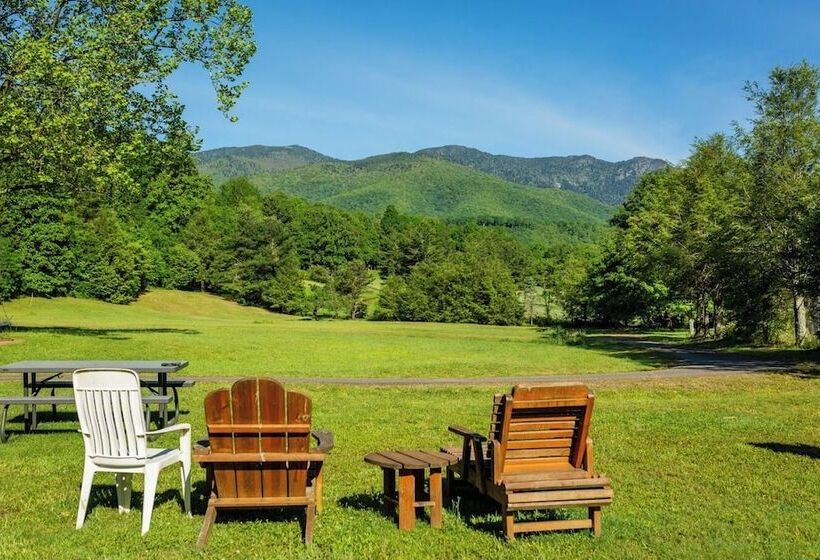 호텔 Lodge At Mount Mitchell