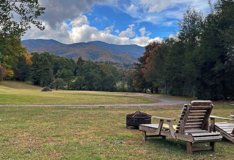 호텔 Lodge At Mount Mitchell