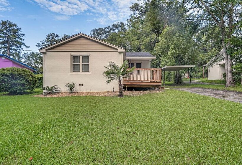 Downtown Thomasville Home W/ Yard & Fire Pit