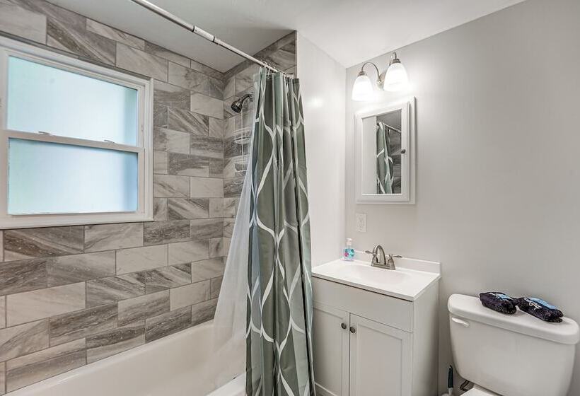 Downtown Thomasville Home W/ Yard & Fire Pit