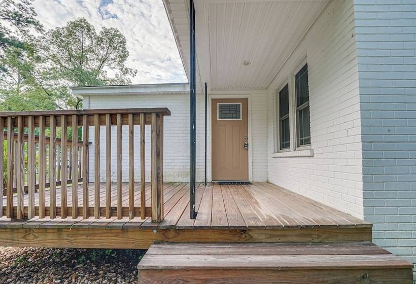 Downtown Thomasville Home W/ Yard & Fire Pit