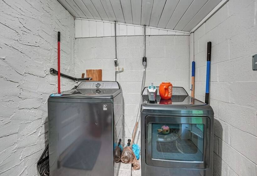 Downtown Thomasville Home W/ Yard & Fire Pit