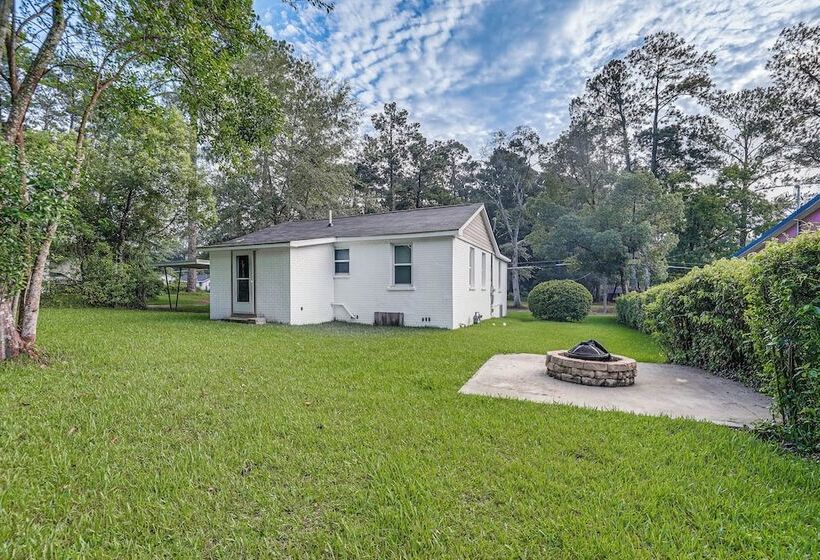 Downtown Thomasville Home W/ Yard & Fire Pit