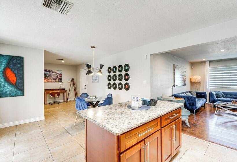 Paradise Valley Home ~ 2 Mi To Lookout Mountain!