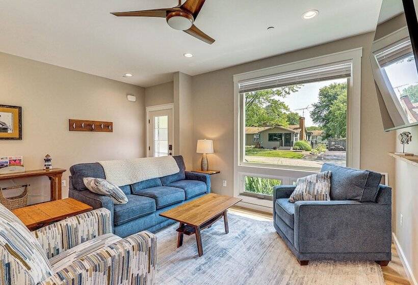 Rock Hall Retreat W/ Balcony Near Park & Marina!