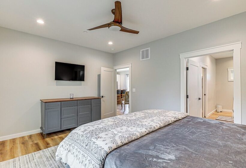 Rock Hall Retreat W/ Balcony Near Park & Marina!