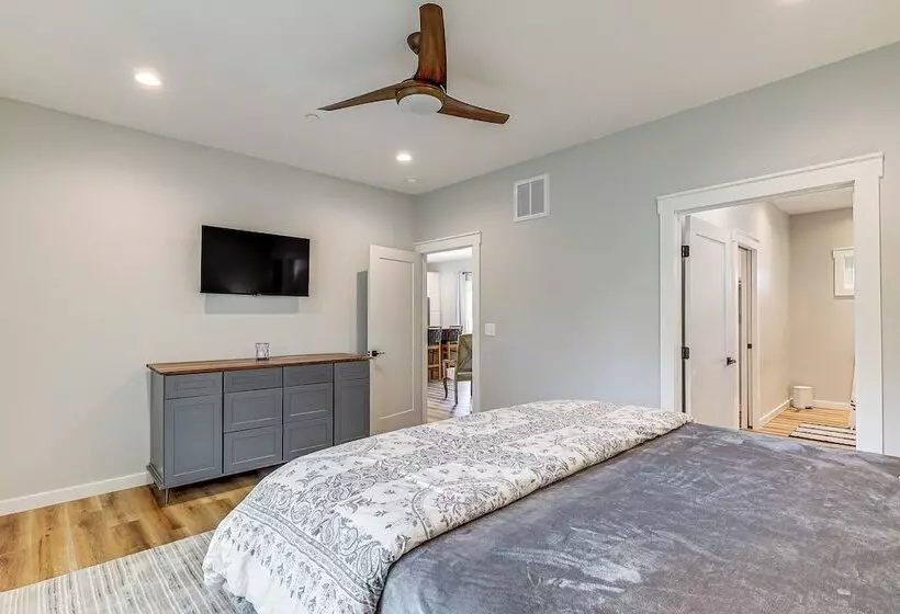 Rock Hall Retreat W/ Balcony Near Park & Marina!