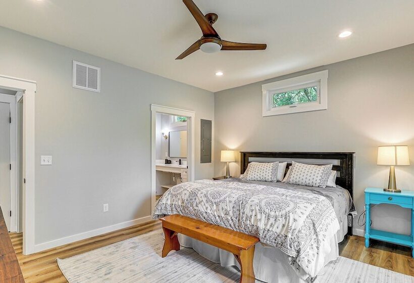 Rock Hall Retreat W/ Balcony Near Park & Marina!