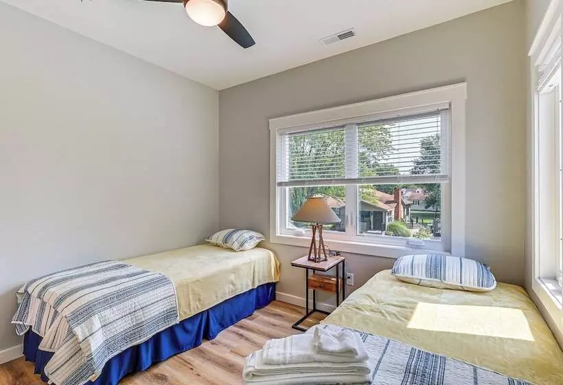 Rock Hall Retreat W/ Balcony Near Park & Marina!