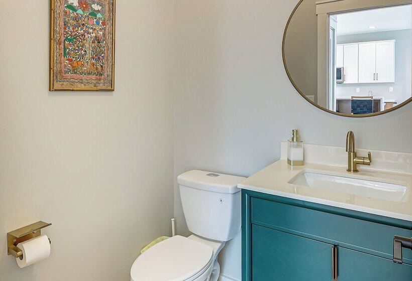 Rock Hall Retreat W/ Balcony Near Park & Marina!