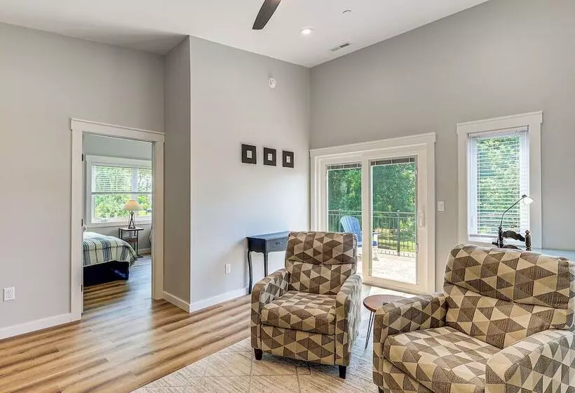 Rock Hall Retreat W/ Balcony Near Park & Marina!