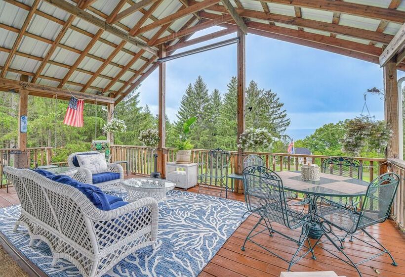 Seneca Lake Retreat W/ Deck   Walk To Wineries!