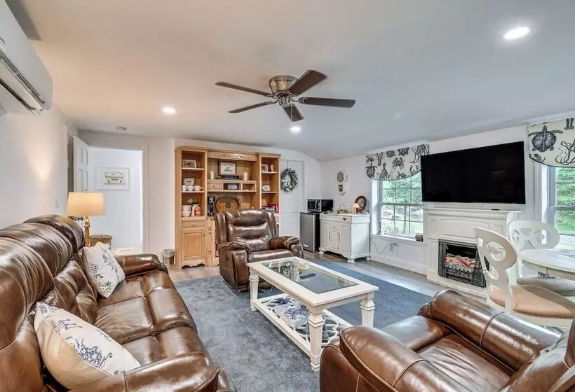 Seneca Lake Retreat W/ Deck   Walk To Wineries!