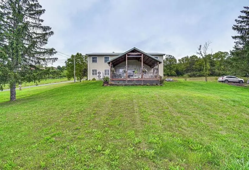 Seneca Lake Retreat W/ Deck   Walk To Wineries!