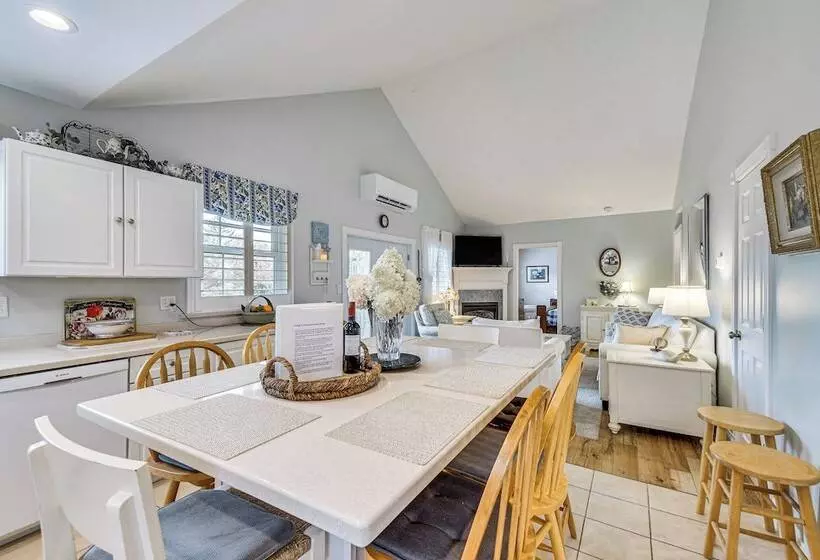 Seneca Lake Retreat W/ Deck   Walk To Wineries!