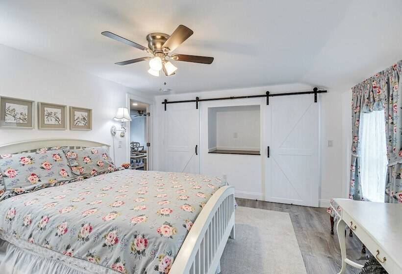 Seneca Lake Retreat W/ Deck   Walk To Wineries!