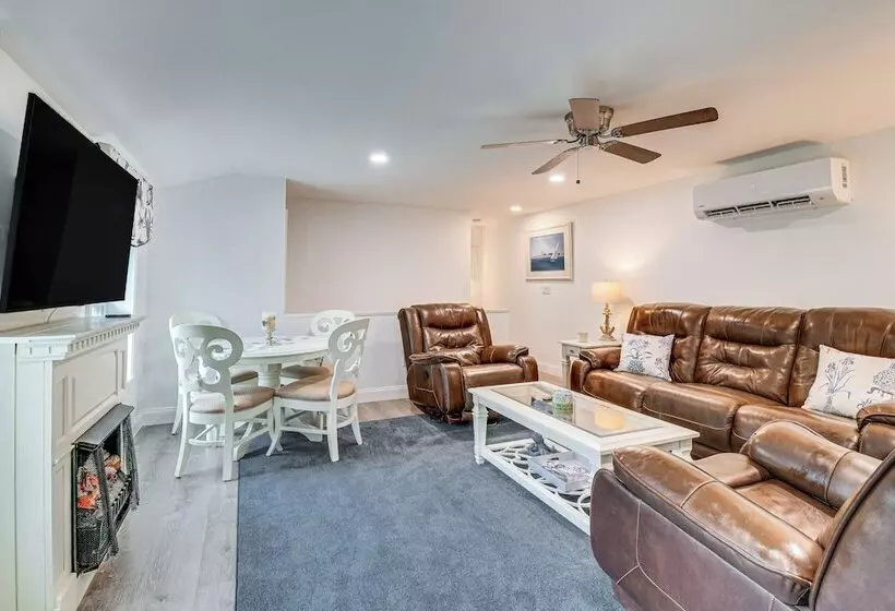 Seneca Lake Retreat W/ Deck   Walk To Wineries!