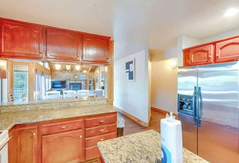 South Lake Tahoe Home W/ Game Rooms, Decks & Sauna