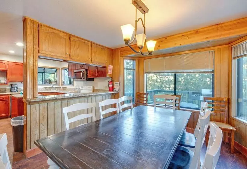 South Lake Tahoe Home W/ Game Rooms, Decks & Sauna