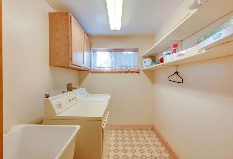 South Lake Tahoe Home W/ Game Rooms, Decks & Sauna