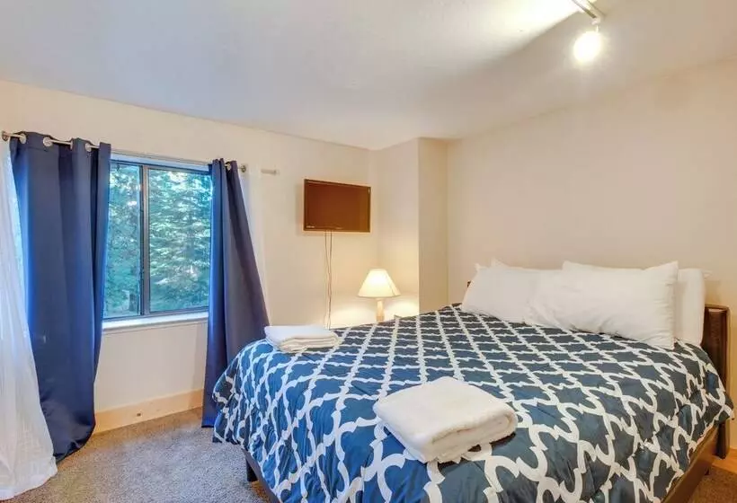 South Lake Tahoe Home W/ Game Rooms, Decks & Sauna