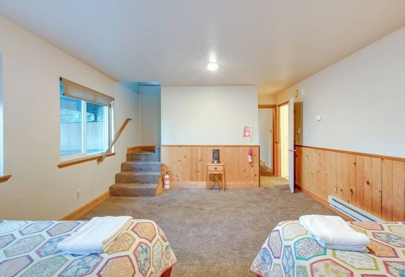 South Lake Tahoe Home W/ Game Rooms, Decks & Sauna