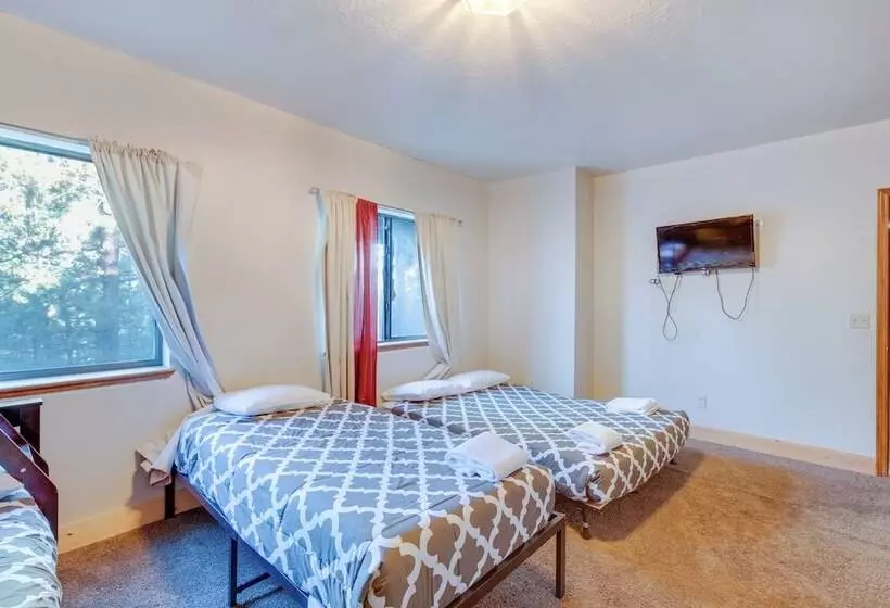 South Lake Tahoe Home W/ Game Rooms, Decks & Sauna