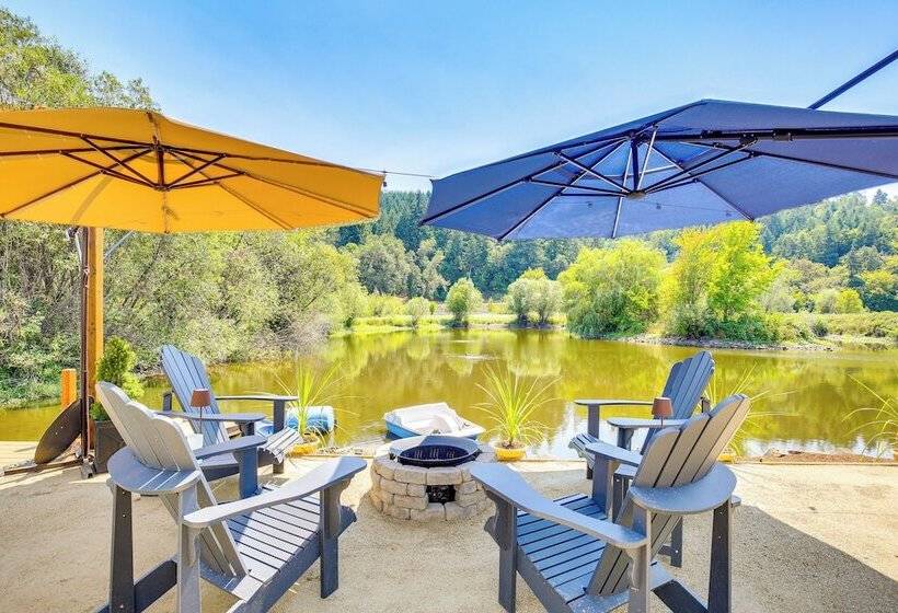 Southern Oregon Cabin: Fire Pit & Private Pond!