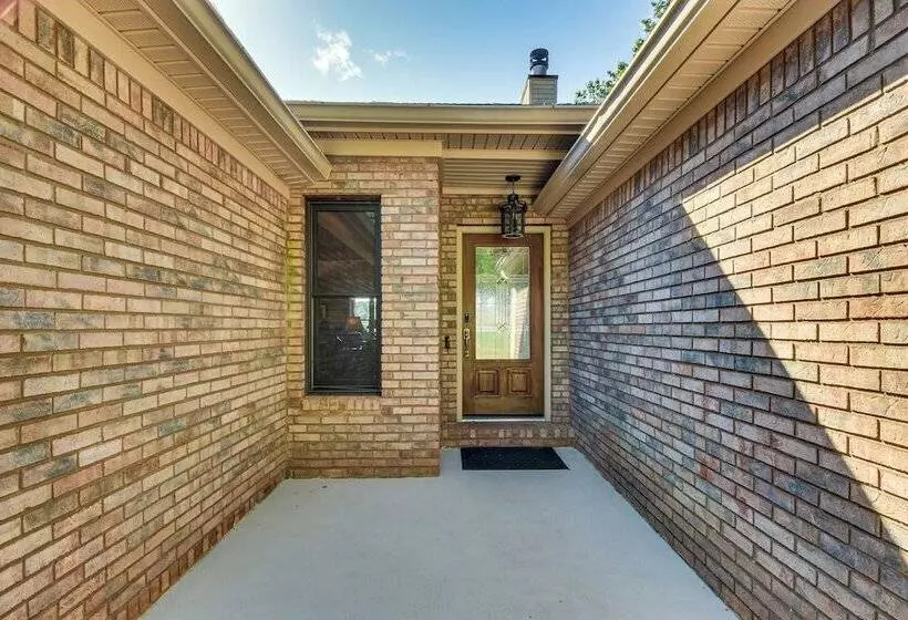 Mountain & Waterfall Views: Stunning Dahlonega Gem
