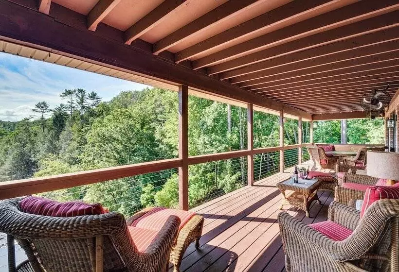 Mountain & Waterfall Views: Stunning Dahlonega Gem
