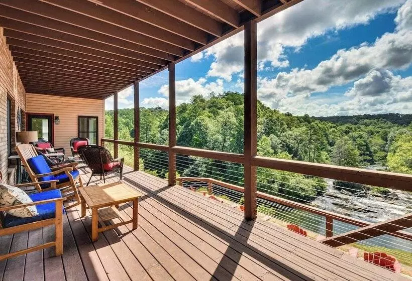 Mountain & Waterfall Views: Stunning Dahlonega Gem