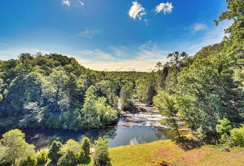 Mountain & Waterfall Views: Stunning Dahlonega Gem