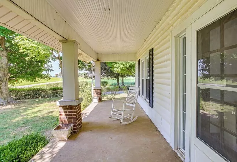 Tennessee Family Farmhouse On 2 Acres!