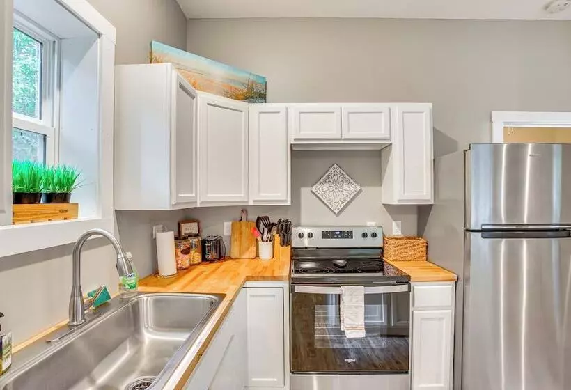 Traverse City Home: Grill, Fire Pit + More!