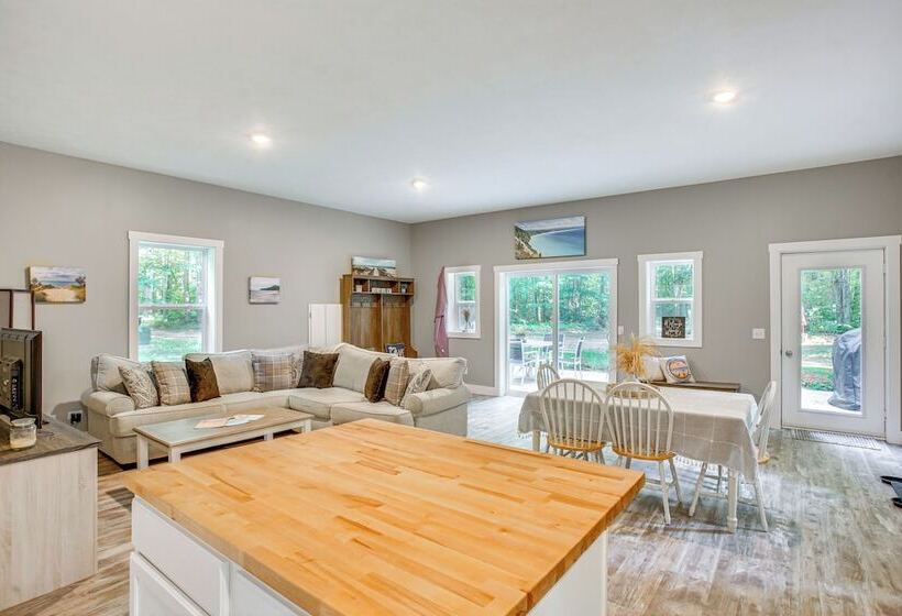 Traverse City Home: Grill, Fire Pit + More!