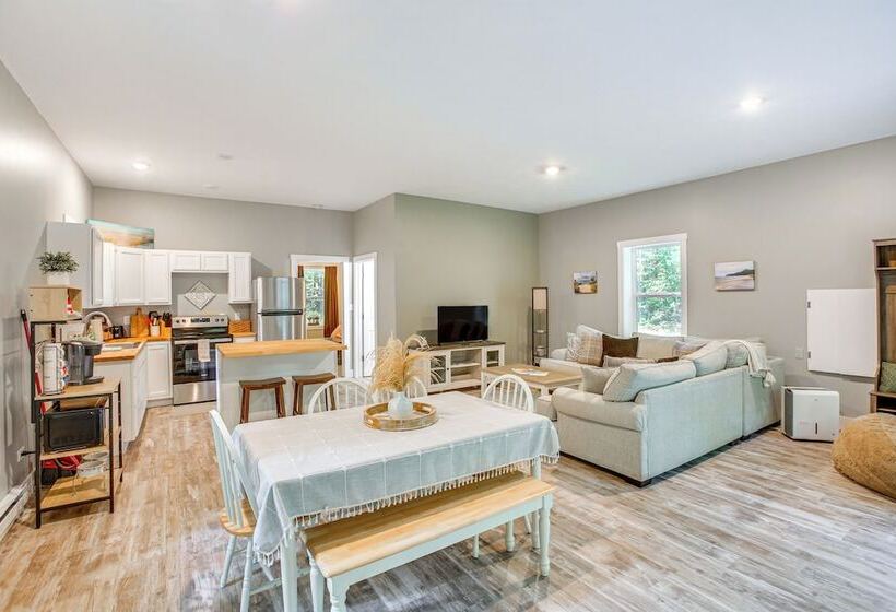 Traverse City Home: Grill, Fire Pit + More!