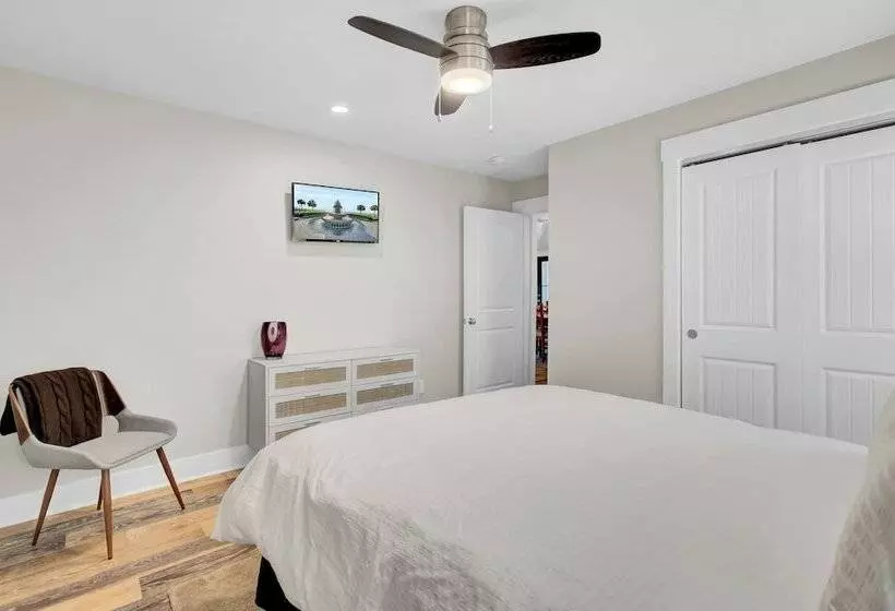 10 Sandcrab Court By Avantstay Beautiful Home W/ Deck, Walk To The Beach