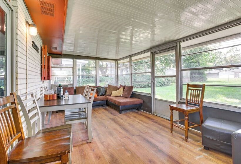 30 Mi To The Big Easy: Laplace Home W/ Backyard!