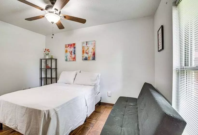 30 Mi To The Big Easy: Laplace Home W/ Backyard!