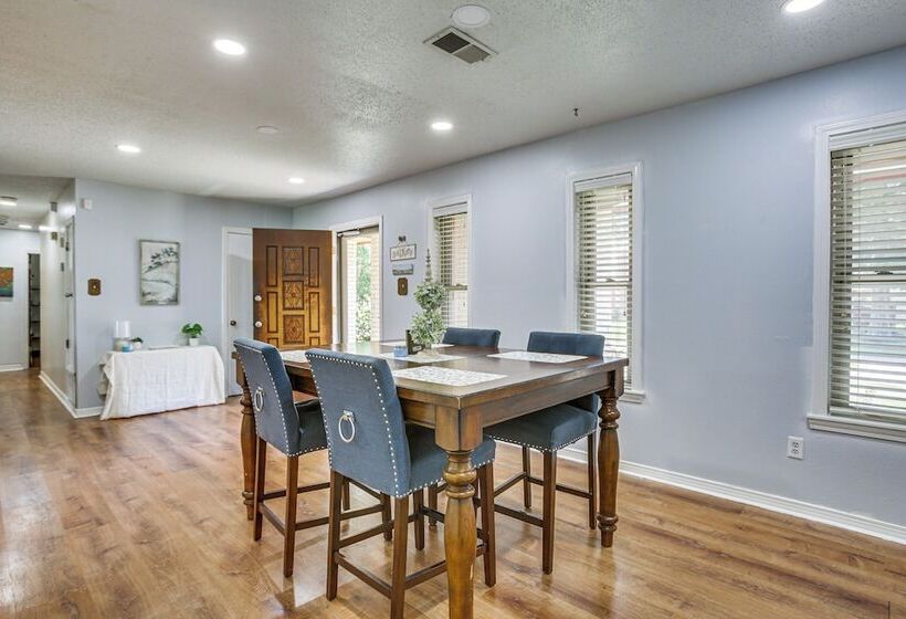 30 Mi To The Big Easy: Laplace Home W/ Backyard!