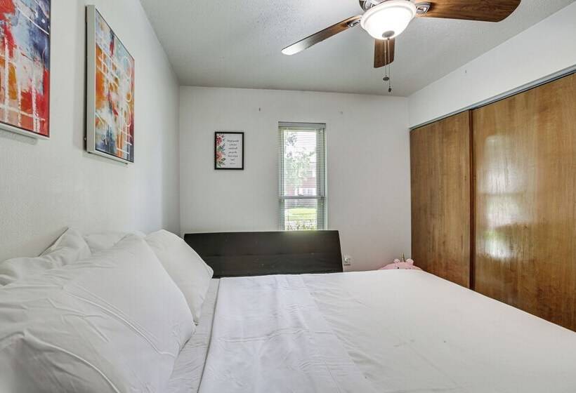 30 Mi To The Big Easy: Laplace Home W/ Backyard!